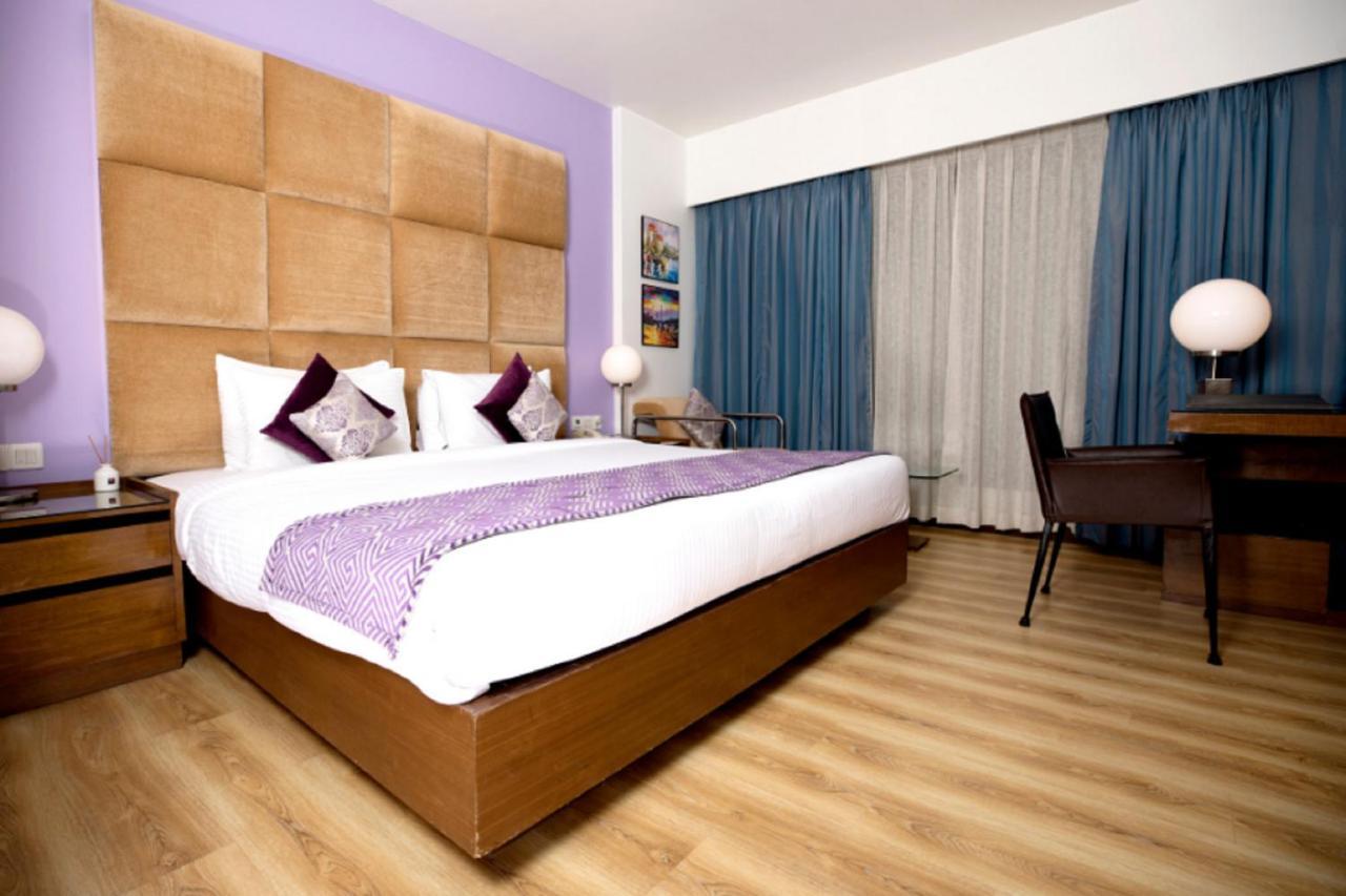 Yogi Executive, Navi Mumbai Hotel Exterior photo