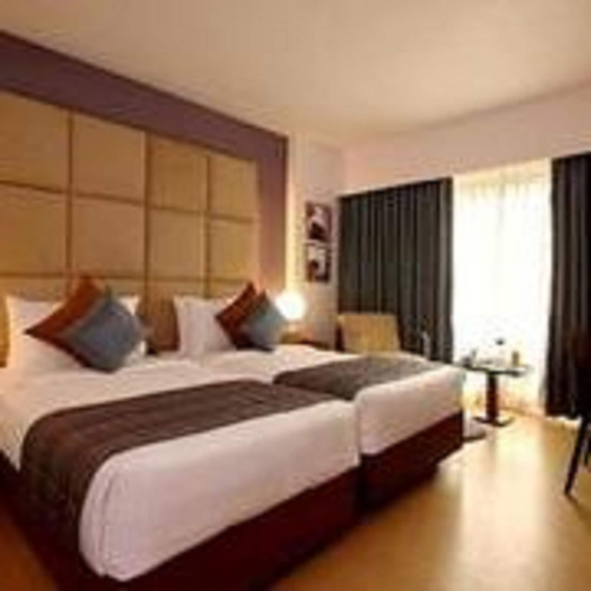 Yogi Executive, Navi Mumbai Hotel Exterior photo